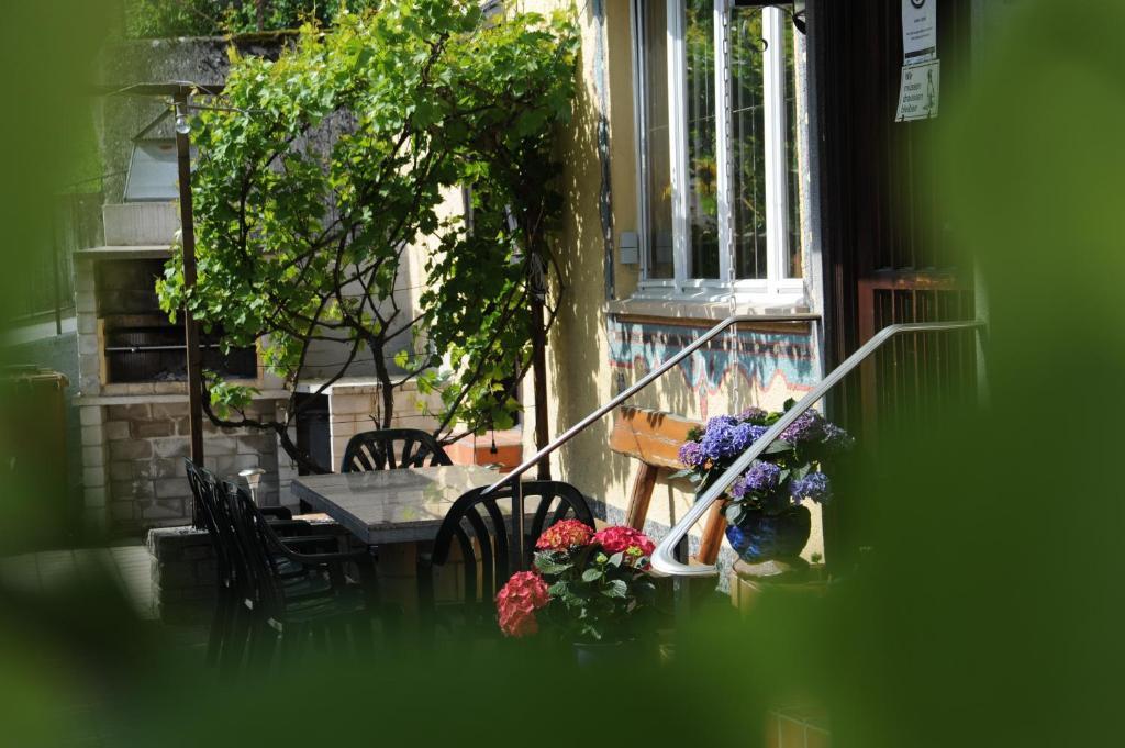 Gasthaus-Pension Fischerkeller Randegg Exteriér fotografie