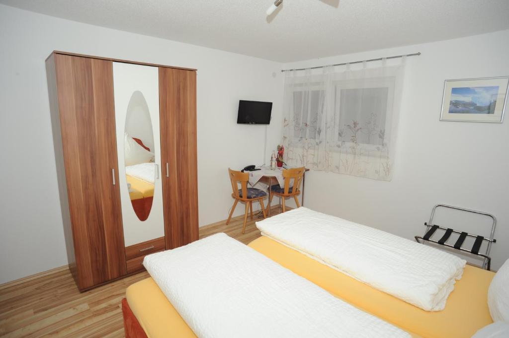 Gasthaus-Pension Fischerkeller Randegg Exteriér fotografie
